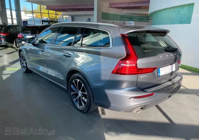 VOLVO V60 B4 D Geartronic Momentum