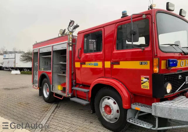 VOLVO F613 - STRAŻ POŻARNA - STAN BDB - POMPA Z PRZODU 