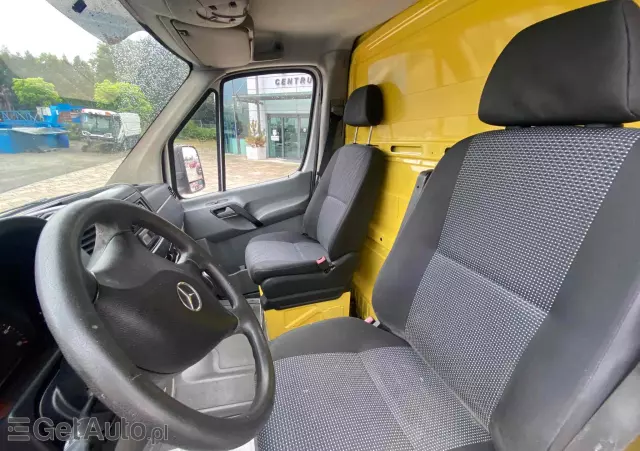 MERCEDES-BENZ Sprinter 310 CDi / Idealny pod kamper / Izoterma / Niskopodwozie / Kontener 