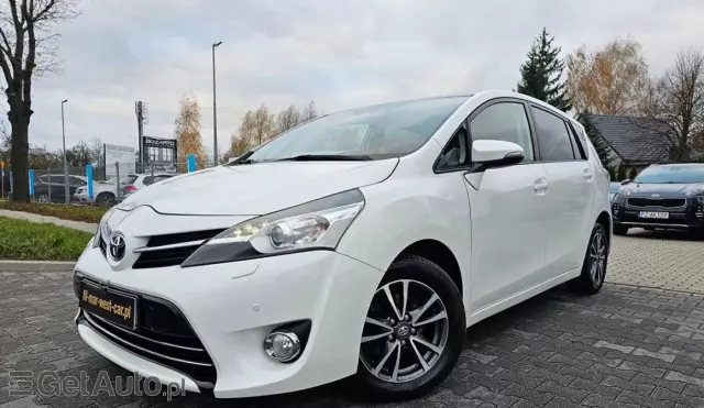 TOYOTA Verso 