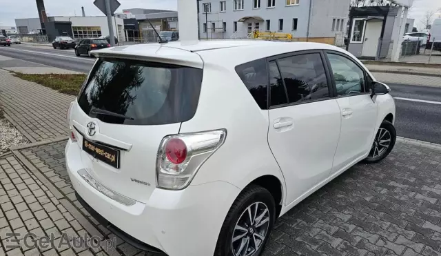 TOYOTA Verso 