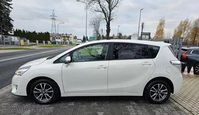 TOYOTA Verso 