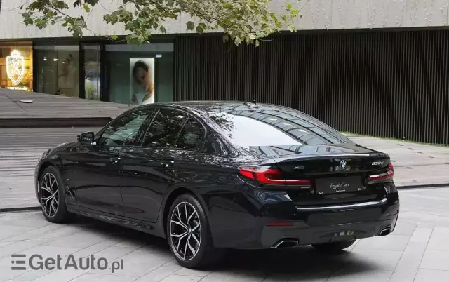 BMW Seria 5 530d xDrive M Sport sport