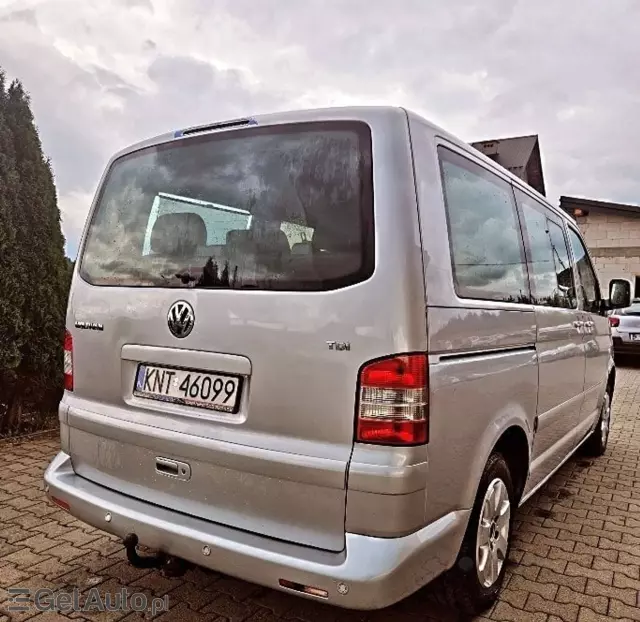 VOLKSWAGEN Multivan 