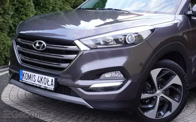 HYUNDAI Tucson 