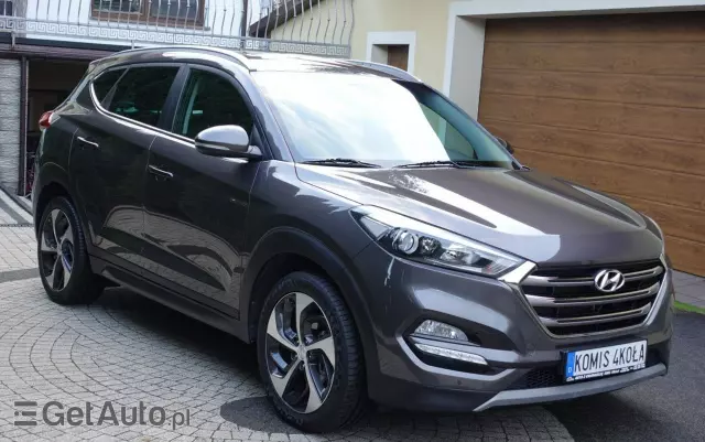 HYUNDAI Tucson 