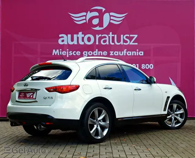 INFINITI QX70 