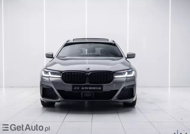 BMW Seria 5 520d xDrive Touring M Sport Edition