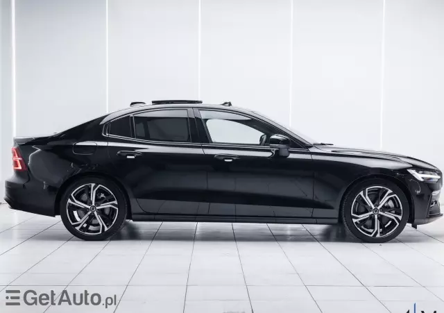 VOLVO S60 B5 B AWD Ultimate Dark