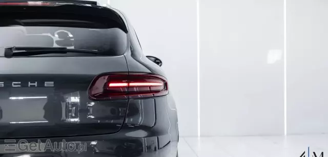 PORSCHE Macan Turbo