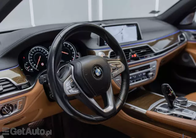 BMW Seria 7 750i xDrive