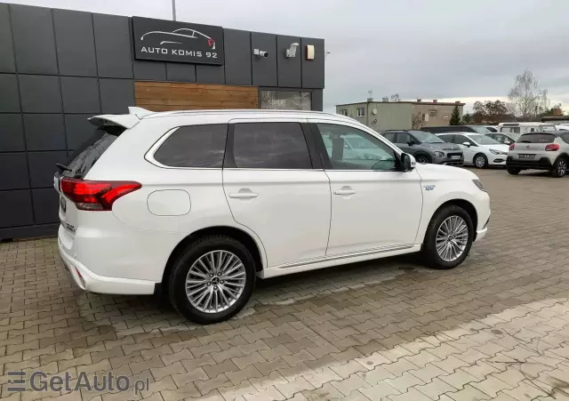 MITSUBISHI Outlander 2.4 4WD Plug-In Hybrid Diamant+