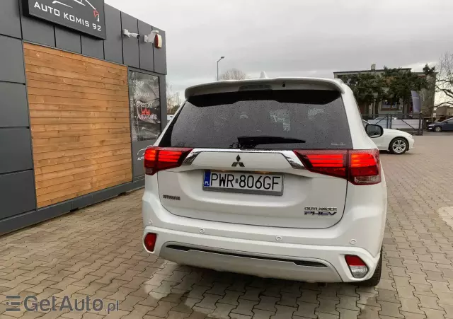 MITSUBISHI Outlander 2.4 4WD Plug-In Hybrid Diamant+