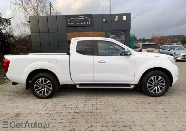 NISSAN Navara 