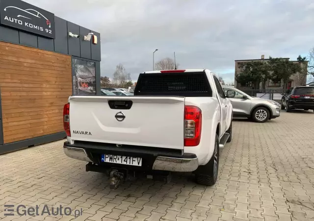 NISSAN Navara 