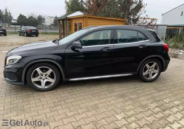 MERCEDES-BENZ GLA 200 (CDI) d 4Matic 7G-DCT StreetStyle