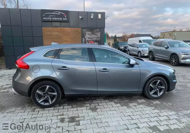 VOLVO V40 D2 Drive-E R-Design Kinetic