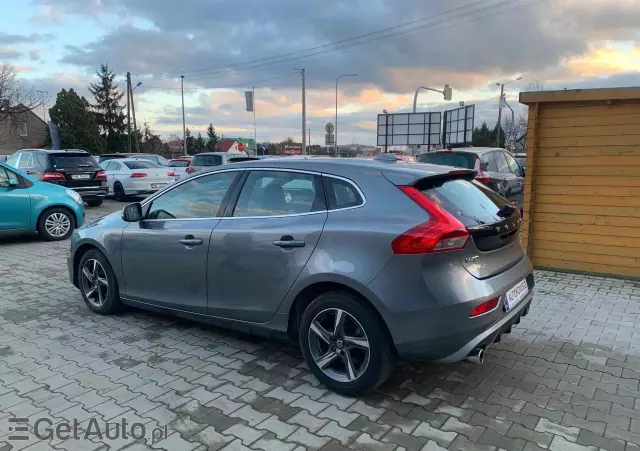 VOLVO V40 D2 Drive-E R-Design Kinetic