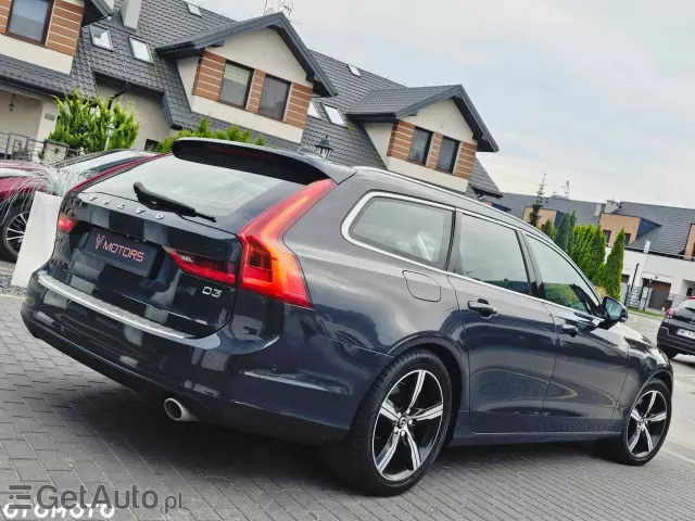 VOLVO V90 D3 Momentum Pro