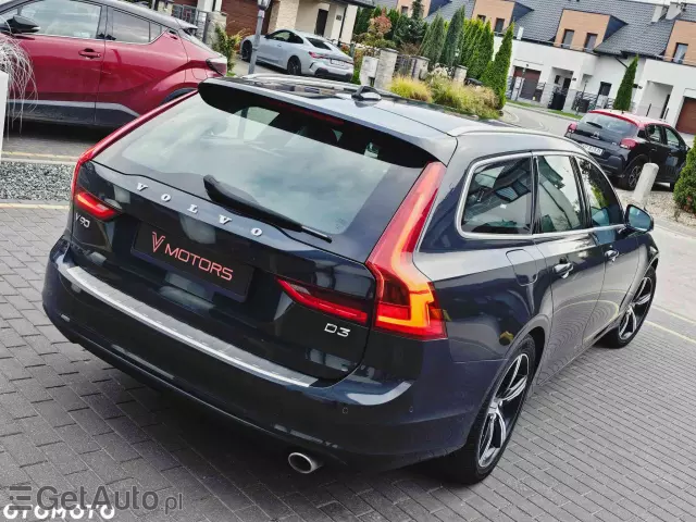 VOLVO V90 D3 Momentum Pro