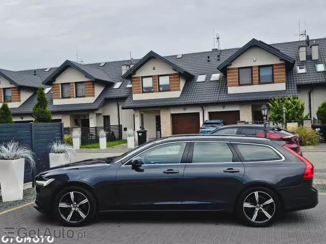 VOLVO V90 D3 Momentum Pro