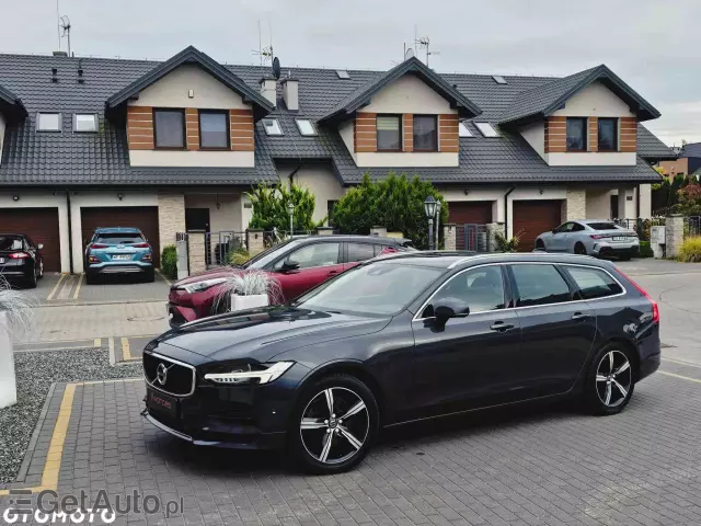 VOLVO V90 D3 Momentum Pro