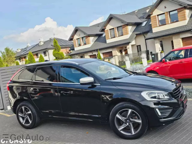 VOLVO XC 60 D3 Drive-E R-Design Momentum