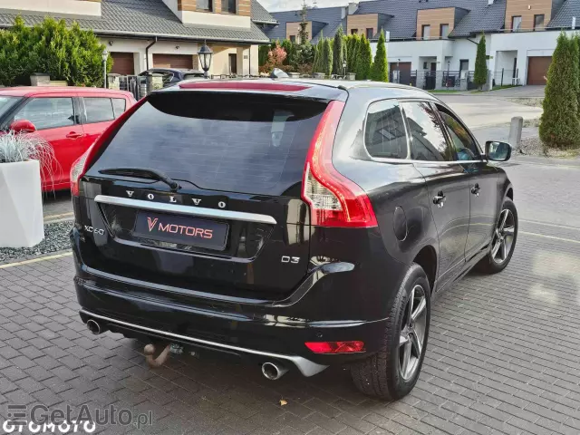 VOLVO XC 60 D3 Drive-E R-Design Momentum