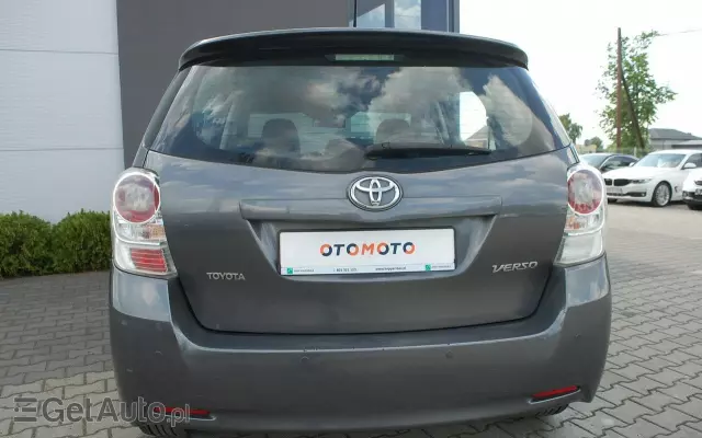 TOYOTA Verso 