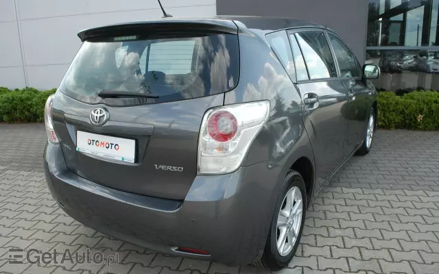 TOYOTA Verso 