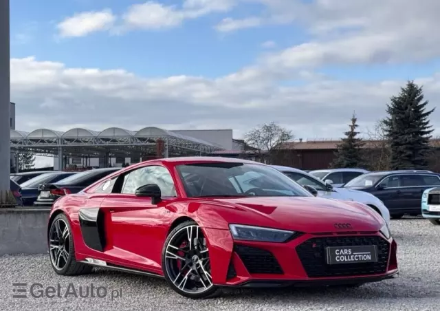 AUDI R8 