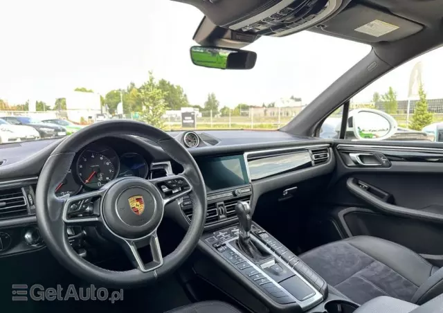 PORSCHE Macan PDK