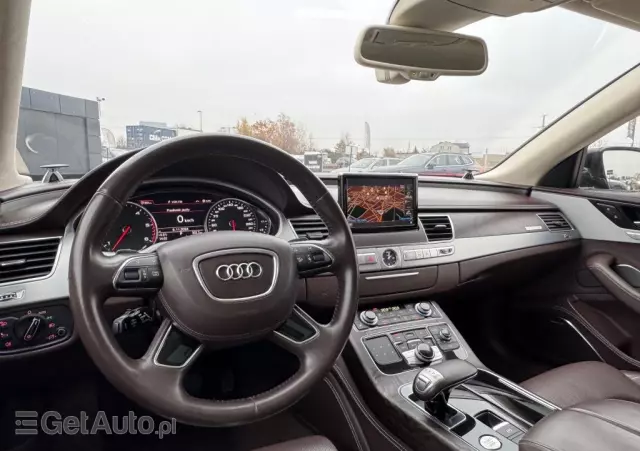 AUDI A8 