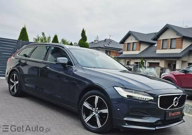 VOLVO V90 D3 Momentum Pro