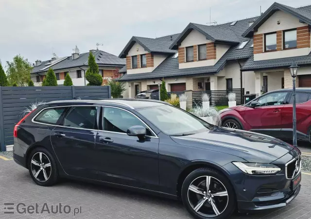 VOLVO V90 D3 Momentum Pro