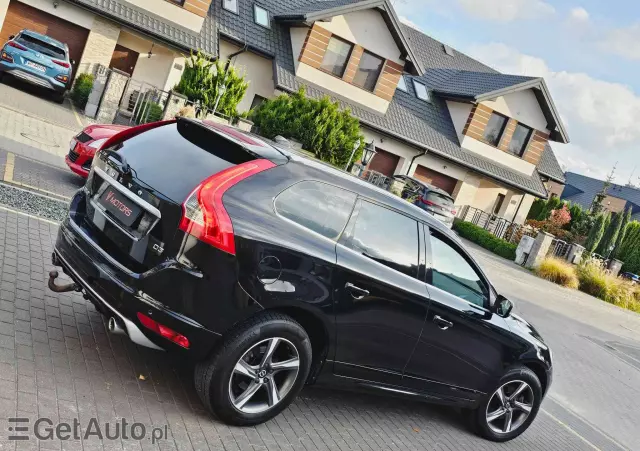 VOLVO XC 60 D3 Drive-E R-Design Momentum