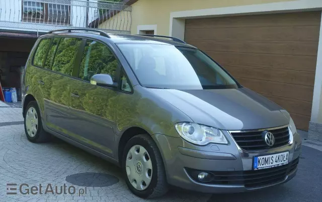 VOLKSWAGEN Touran 