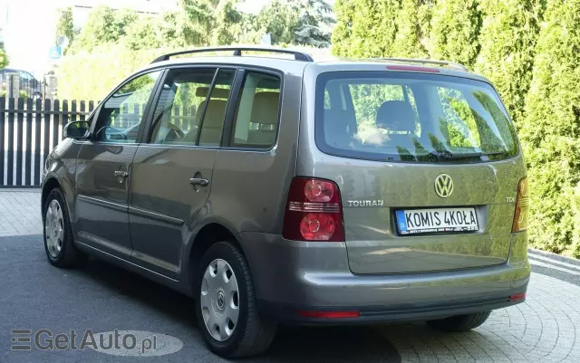 VOLKSWAGEN Touran 