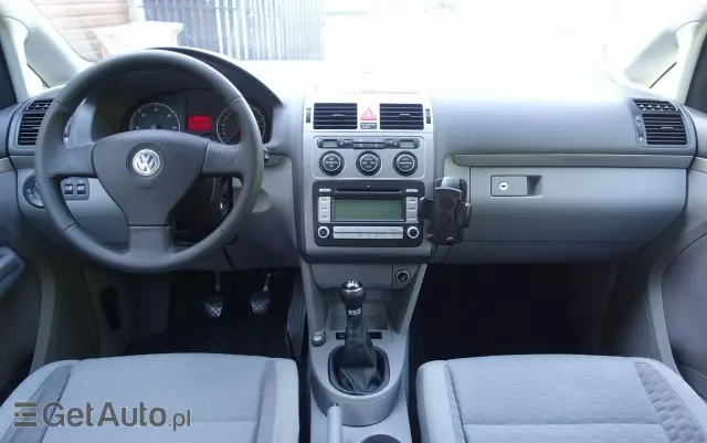 VOLKSWAGEN Touran 