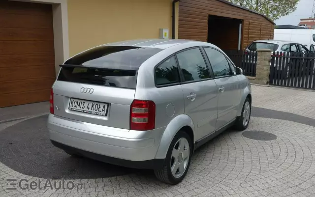 AUDI A2 