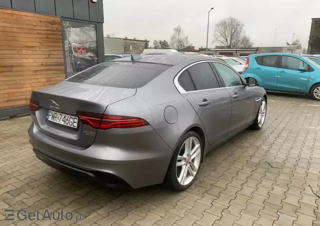 JAGUAR XE 2.0 D AWD R-Sport