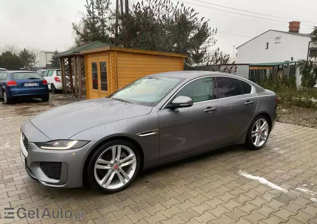 JAGUAR XE 2.0 D AWD R-Sport