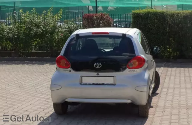 TOYOTA Aygo 1.0i 12V (67 KM)