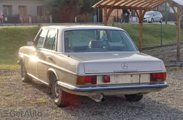 MERCEDES-BENZ W115 