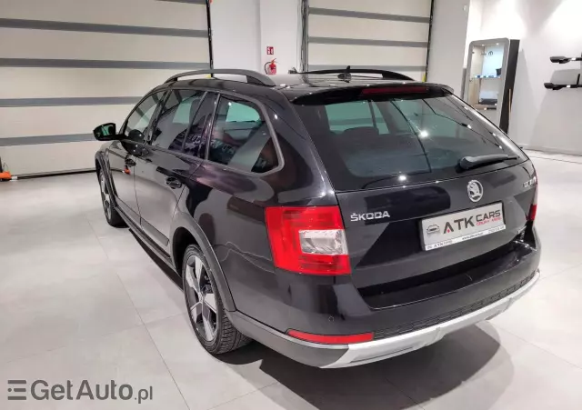 SKODA Octavia Scout 2.0 TDI 4x4 DSG