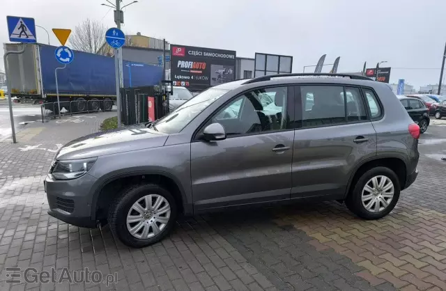 VOLKSWAGEN Tiguan 