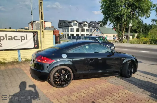 AUDI TT 