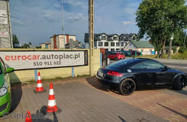 AUDI TT 