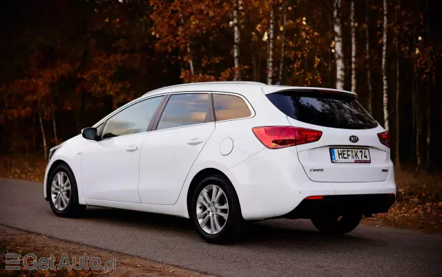 KIA Ceed 1.6 CRDi 128 ISG SW Fifa World Cup Edition