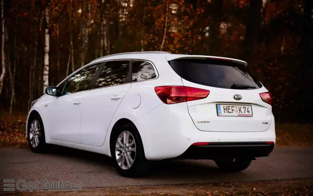 KIA Ceed 1.6 CRDi 128 ISG SW Fifa World Cup Edition